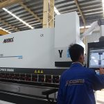 Komputila ekrano kontrolo cnc premas bremsoŝino 6 akso 220T 4000MM siemens motoro potenco