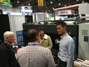 Accurl partoprenis en la Las Vegas Machinery Exhibition en Usono en 2016