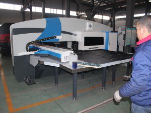 servo potenca fonto kaj uzata amada cnc turret punch press