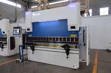 Premi bremson kun 3 cilindroj